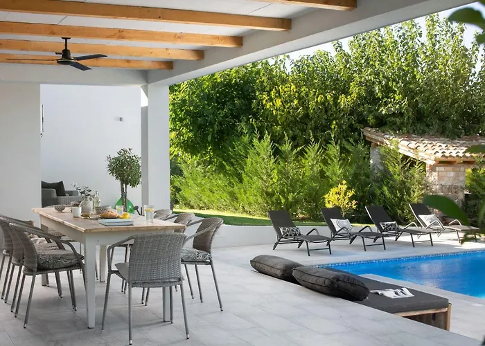 Mit Eigenem Pool By Interhome * Cepljani